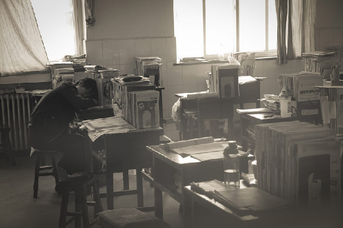 ����ɽ��·��Ϊ���������ظ߿�ѧ������̡���̬