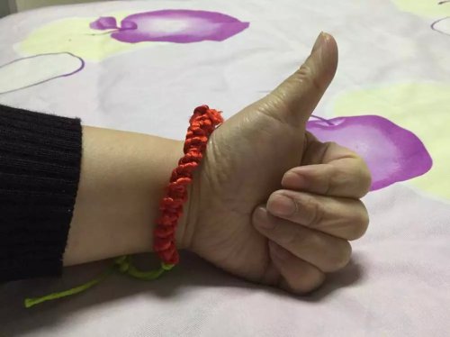 “三八节”——编爱心手链送妈妈作文