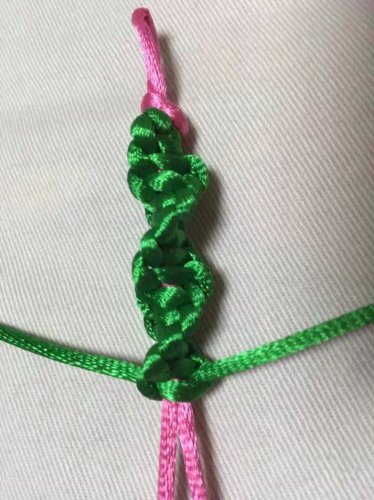 “三八节”——编爱心手链送妈妈作文