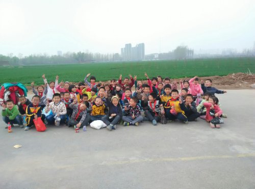 行走在希望的田野上作文