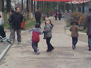 乐乐的同学聚会作文