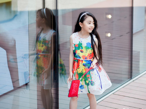 用色彩给女孩子起名