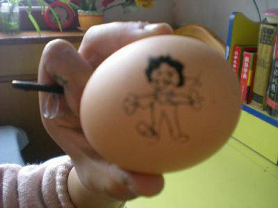 如何区分生鸡蛋和熟鸡蛋?(配图片)作文