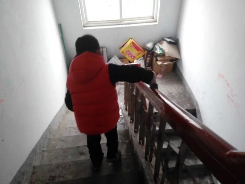 【书香伴我行】扫楼梯作文