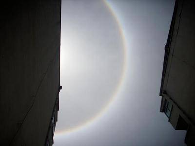 漂亮而罕见的日晕作文