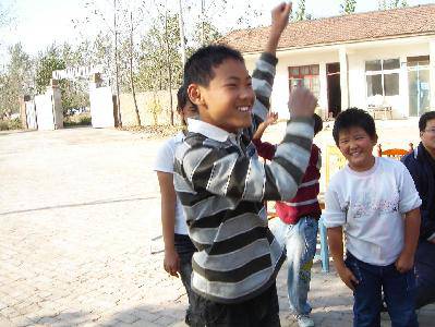 我郊游,我收获;我野炊,我快乐 ——小记第八期家庭联合读书活动(附照片)作文