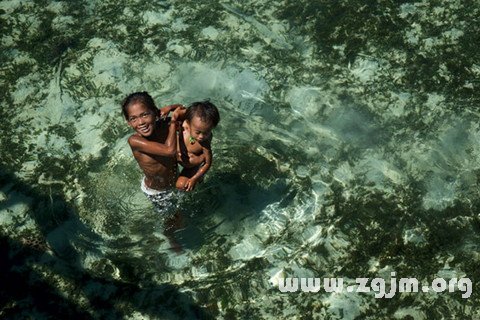 梦见在大海里洗澡是什么意思