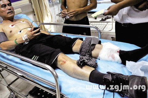 梦见自己被刀砍是什么意思