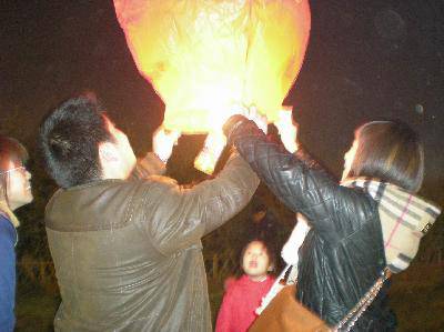 天文望远镜里五十二年一遇的最圆元宵月(配照片,视频待传)作文