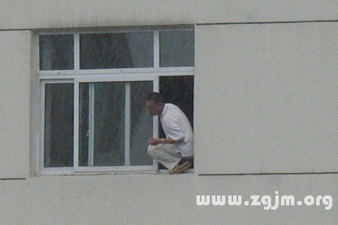 梦见有人跳楼是什么意思