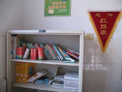 “日进有功”、“成长快乐树”与“小公仆”作文