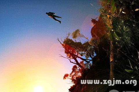 梦见跳崖是什么意思