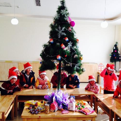 圣诞节:孩子们最欢乐的第二个“儿童节”作文