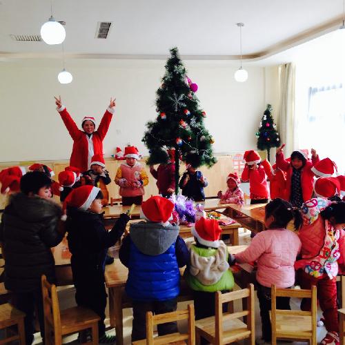 圣诞节:孩子们最欢乐的第二个“儿童节”作文