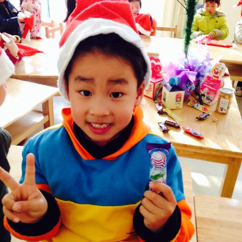 圣诞节:孩子们最欢乐的第二个“儿童节”作文