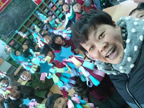 让学生度过快乐的一年级作文