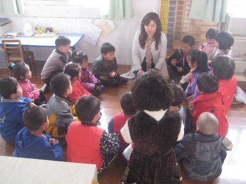 照顾蛋宝宝(一)作文