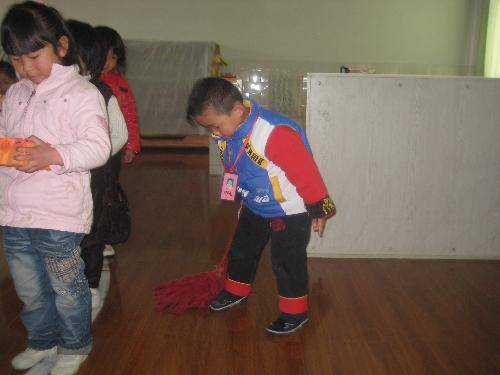 照顾蛋宝宝(一)作文