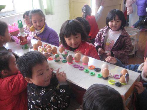 照顾蛋宝宝(一)作文