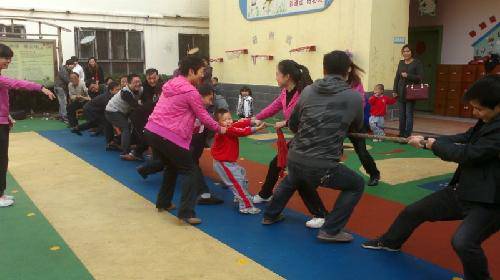 大手牵小手,健康来成长——阳光体育节活动剪影 作文