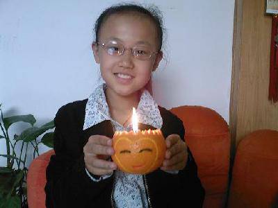 我的“爱心娃娃”橘灯(附图)作文