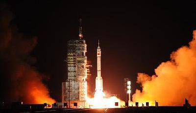 引领孩子们探究太空——班级同读:“我从哪里来”作文