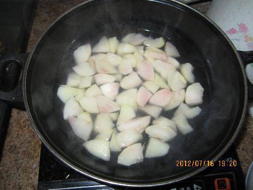 舌尖上的夏天(三)——自制黄桃罐头作文