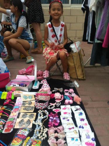 慈善一日捐——献爱心的钱要自己挣作文