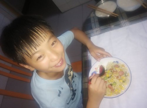 【酷我魔法】学做五彩蛋炒饭作文