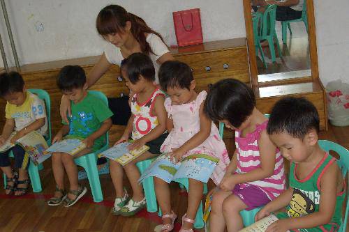 幼儿园里真快乐!作文