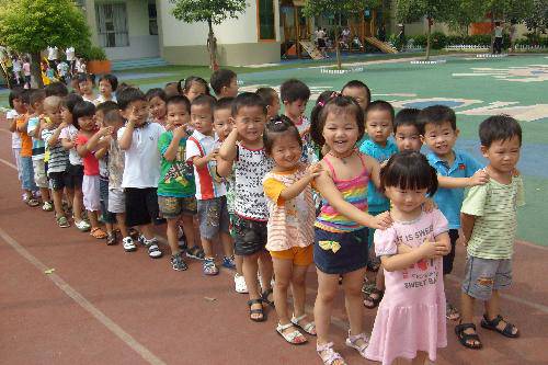 幼儿园里真快乐!作文