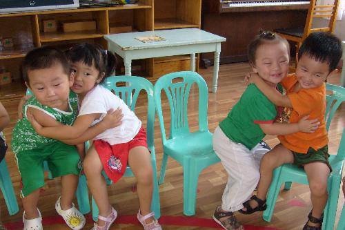 幼儿园里真快乐!作文