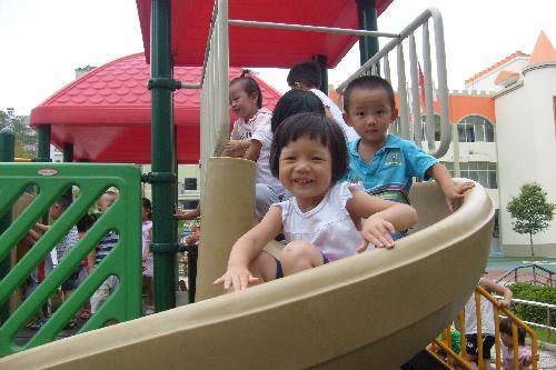 幼儿园里真快乐!作文