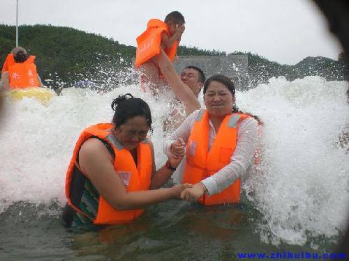 好玩的森海湾水上乐园作文