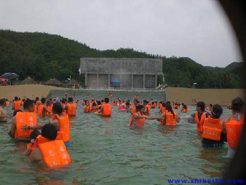 好玩的森海湾水上乐园作文