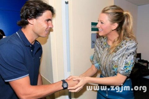 梦见谄媚 恭维是什么意思