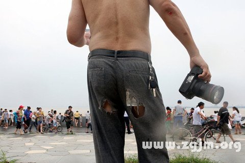梦见裤子破了是什么意思