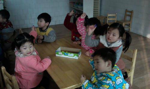 浓浓爱意传真情——我给爸爸妈妈送礼物作文