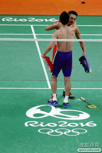 男儿赛 英雄情作文