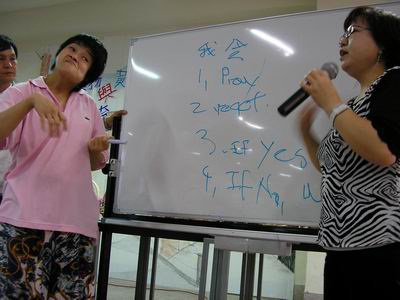 “学霸”要信心满满,“学渣”要昂首阔步作文