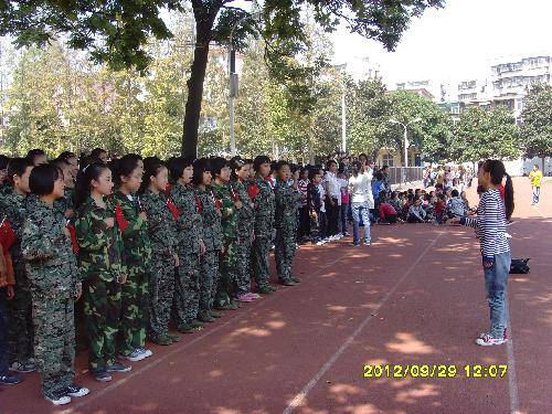 歌咏比赛之花絮作文