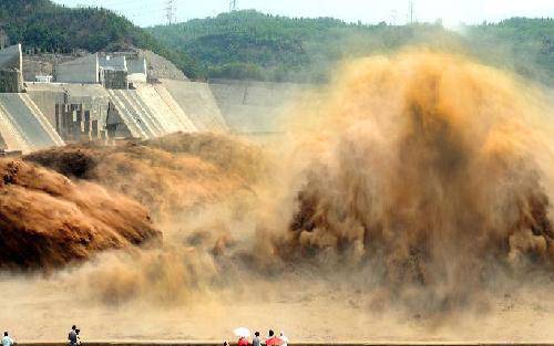 柳成荫十六字令——游小浪底作文