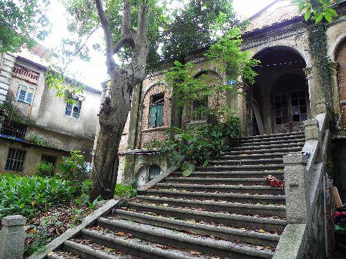 在那片美丽的天空下(二)厦门(上)作文