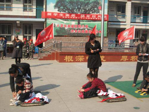 “军事技能大赛”展风采作文