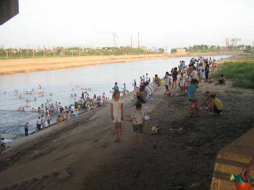 快乐金沙滩作文