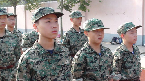 烈日骄阳 百炼成钢作文