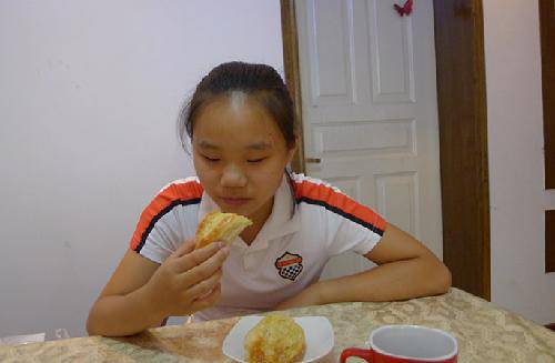 用实验的态度——记妞第一次做面包作文