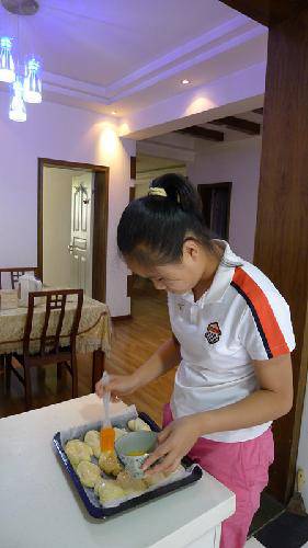 用实验的态度——记妞第一次做面包作文