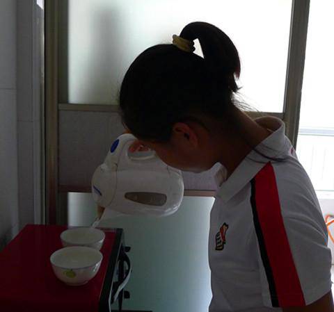 用实验的态度——记妞第一次做面包作文