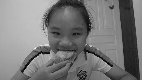 用实验的态度——记妞第一次做面包作文